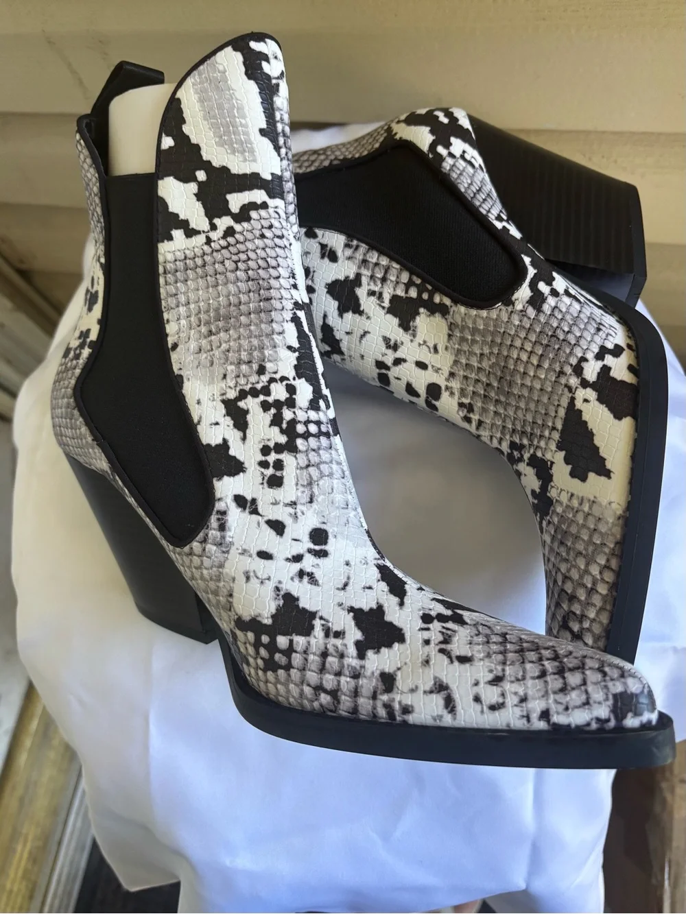 Zara these eye